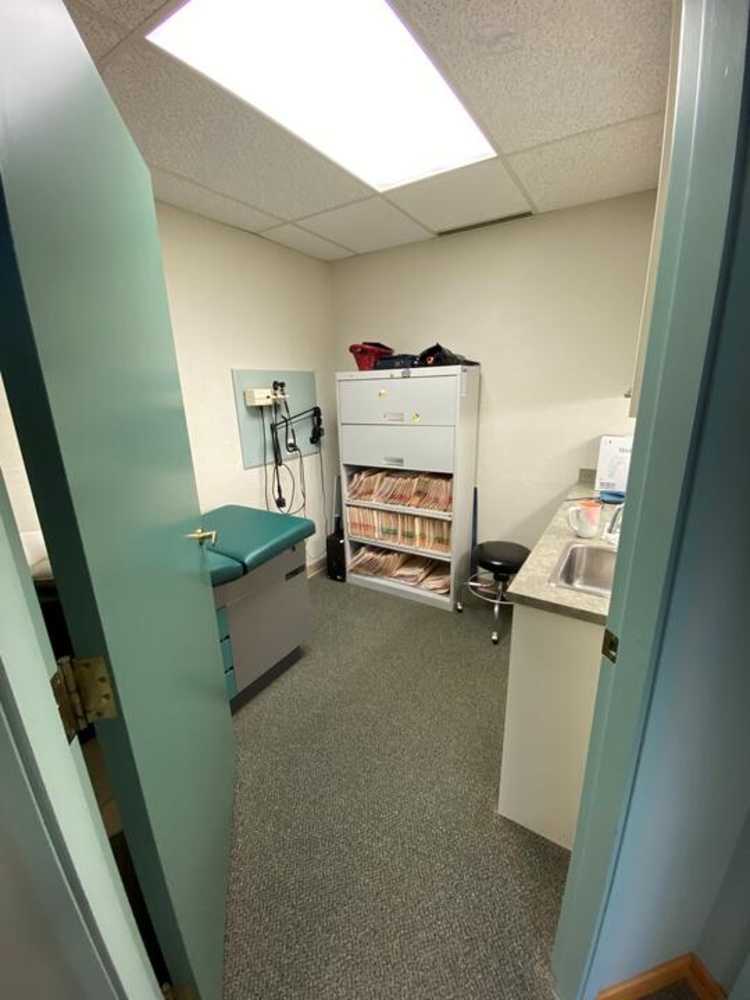 Commercial/Retail - 4313 Gallant Ave