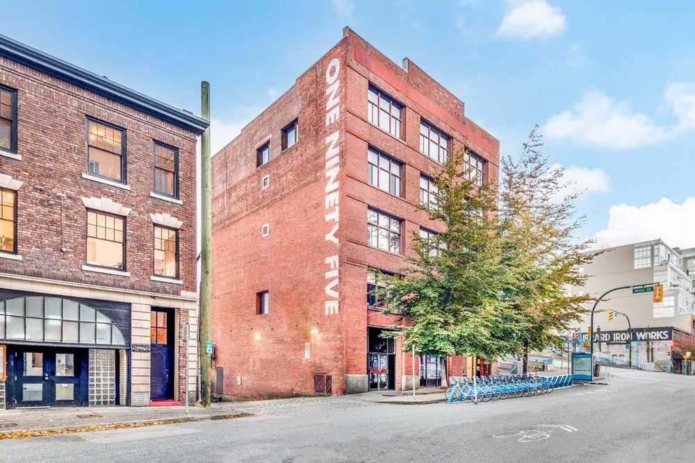 195 Alexander St