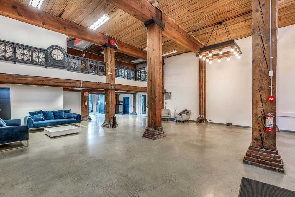 Commercial/Retail - 195 Alexander St