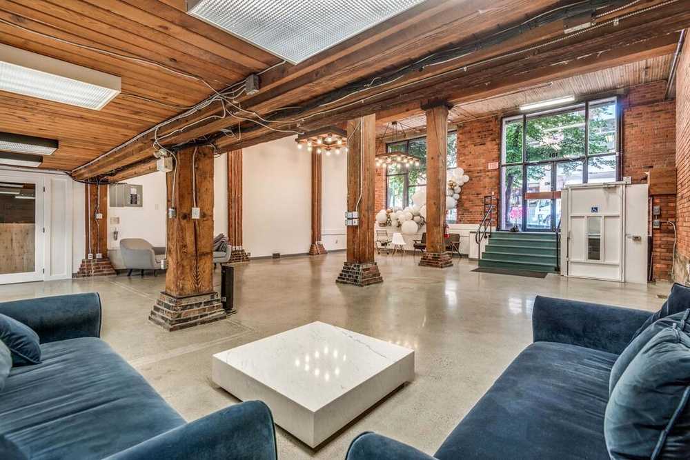 Commercial/Retail - 195 Alexander St