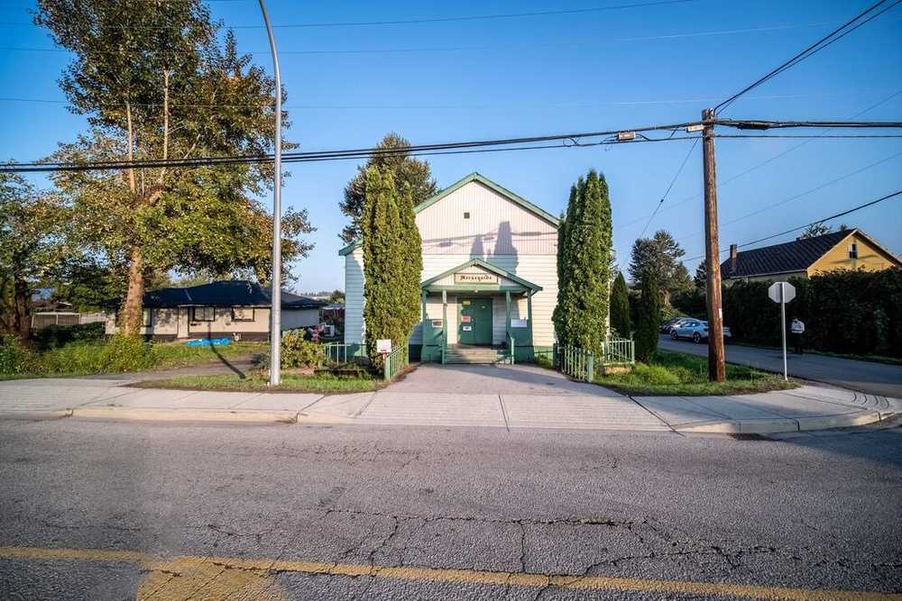 401 Ewen Avenue