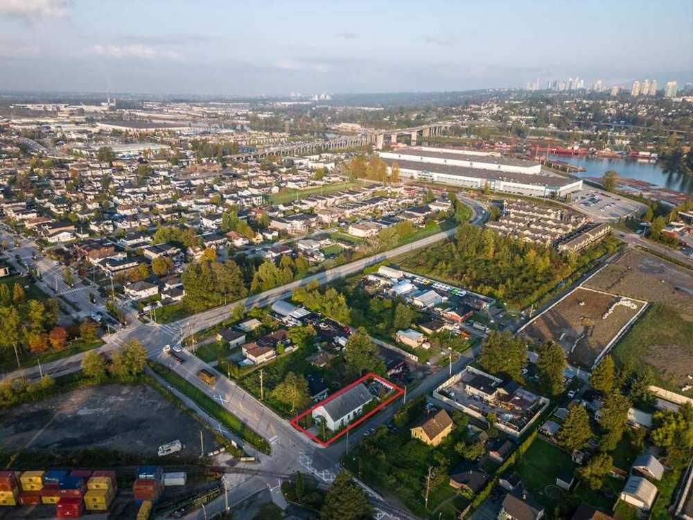 Commercial/Retail - 401 Ewen Avenue