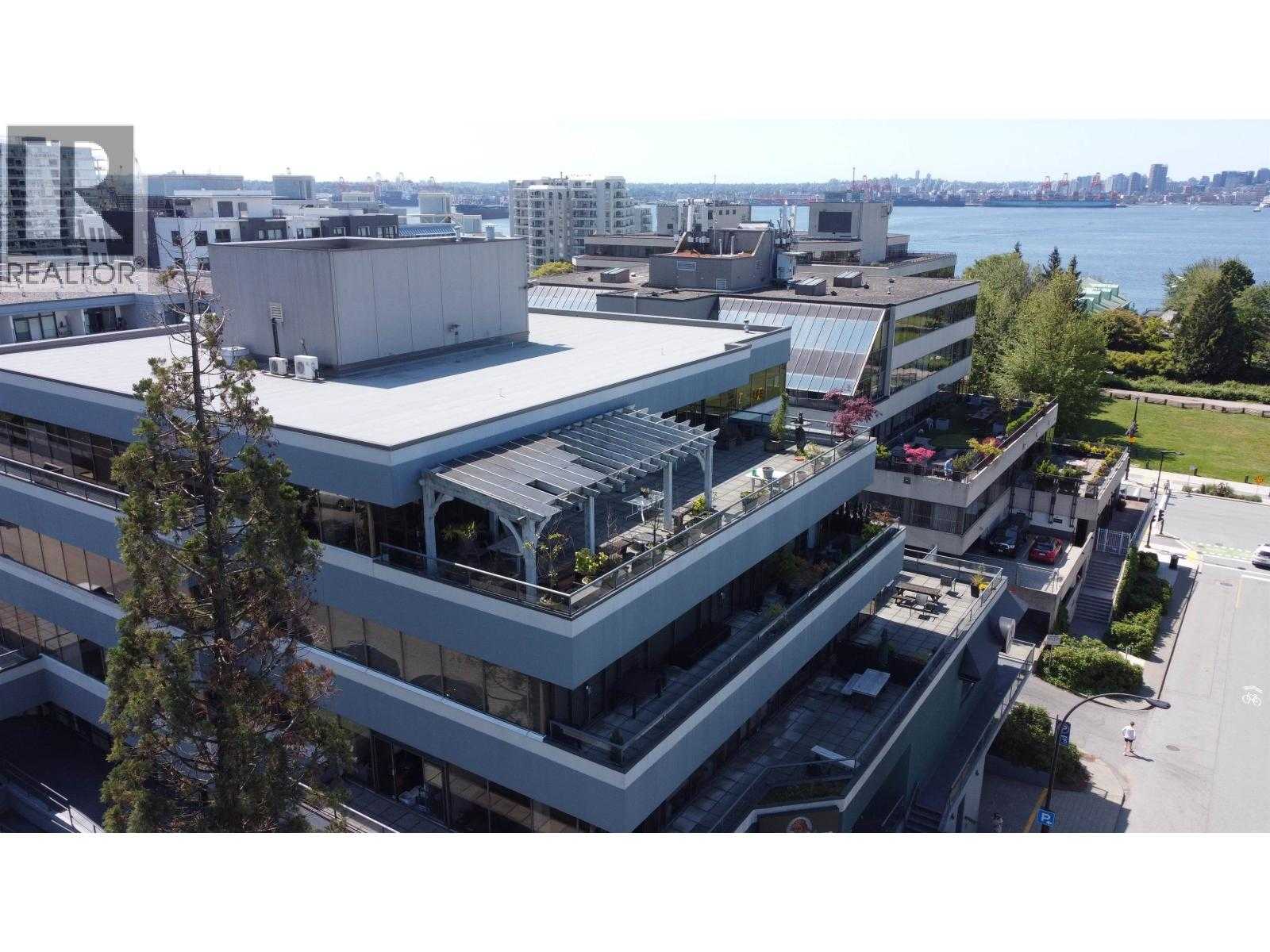 Commercial/Retail - 257 422 East 3rd Street