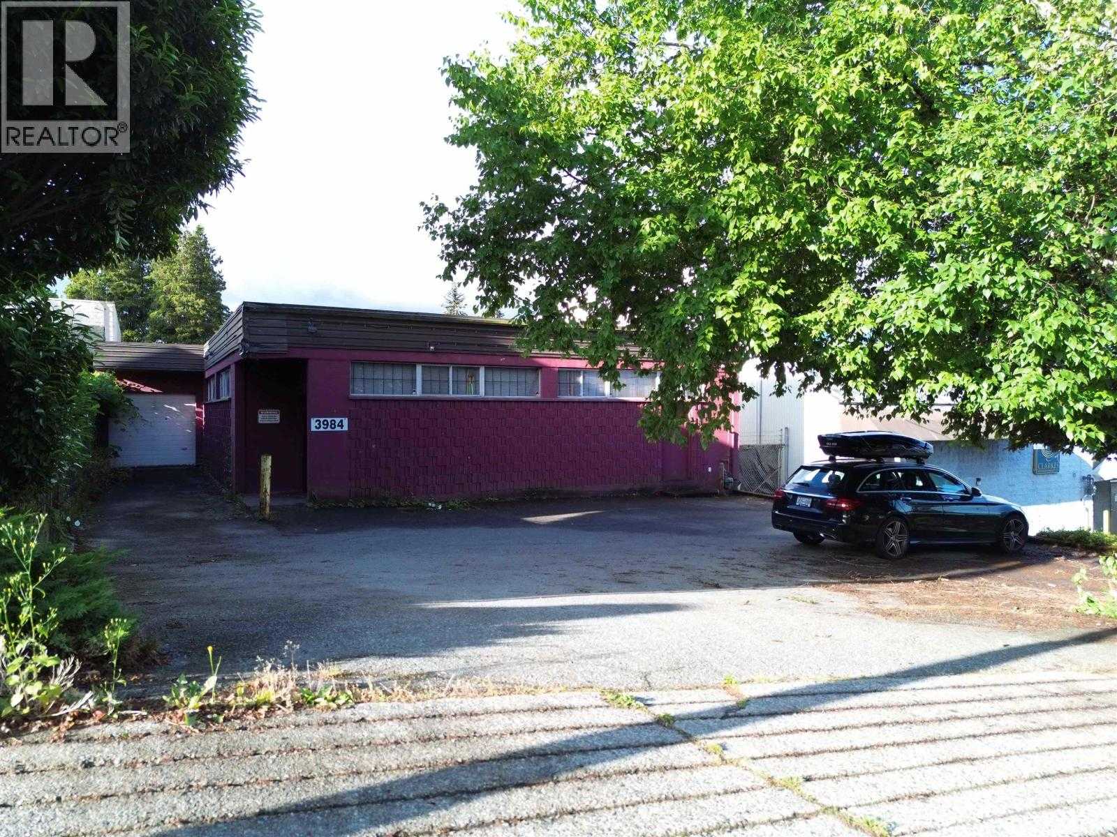 Commercial/Retail - 1821 Renfrew St