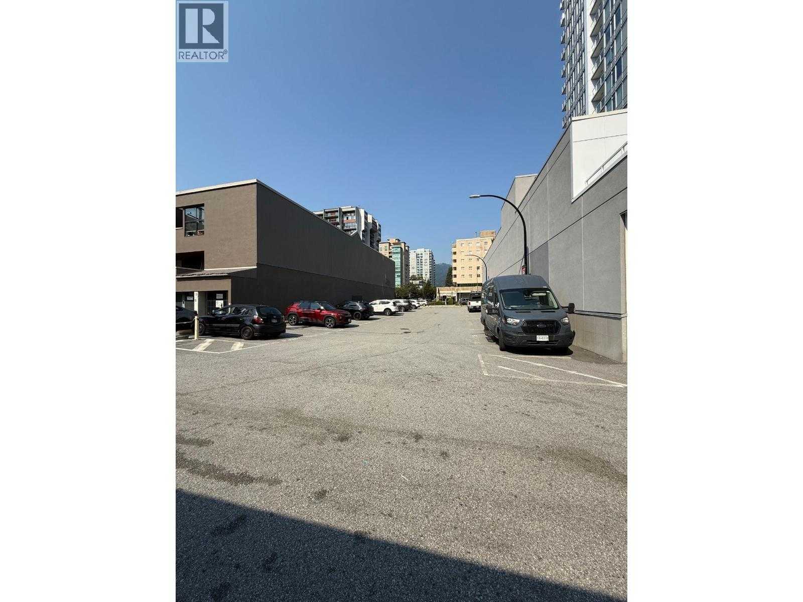 Commercial/Retail - 1528 Pemberton Avenue