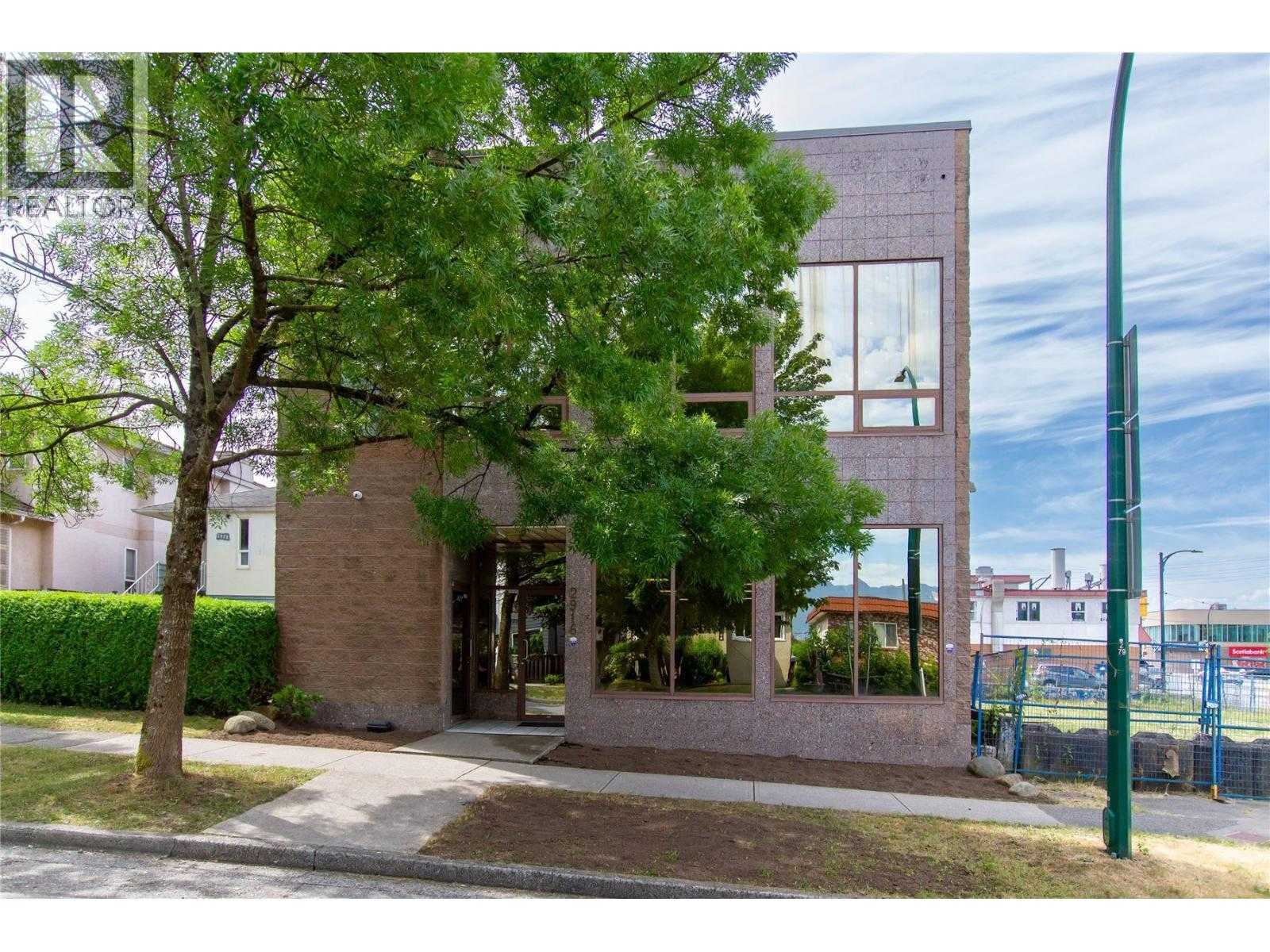 Commercial/Retail - 1108 Commercial Drive