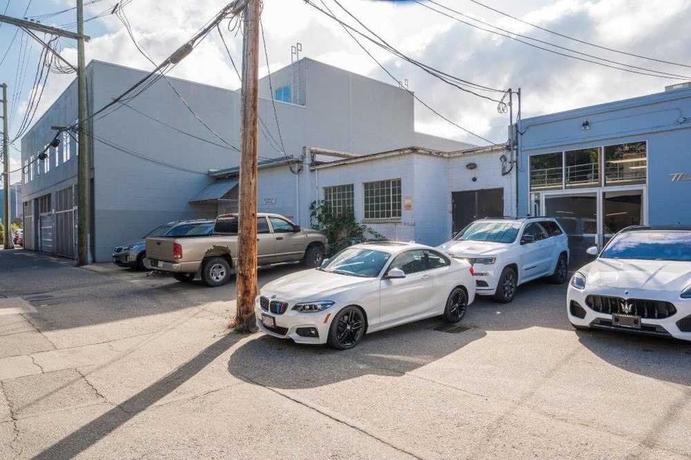 Commercial/Retail - 1751 West 3rd Avenue