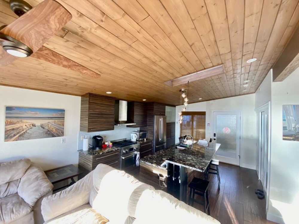 Commercial/Retail - 15491 Marine Drive