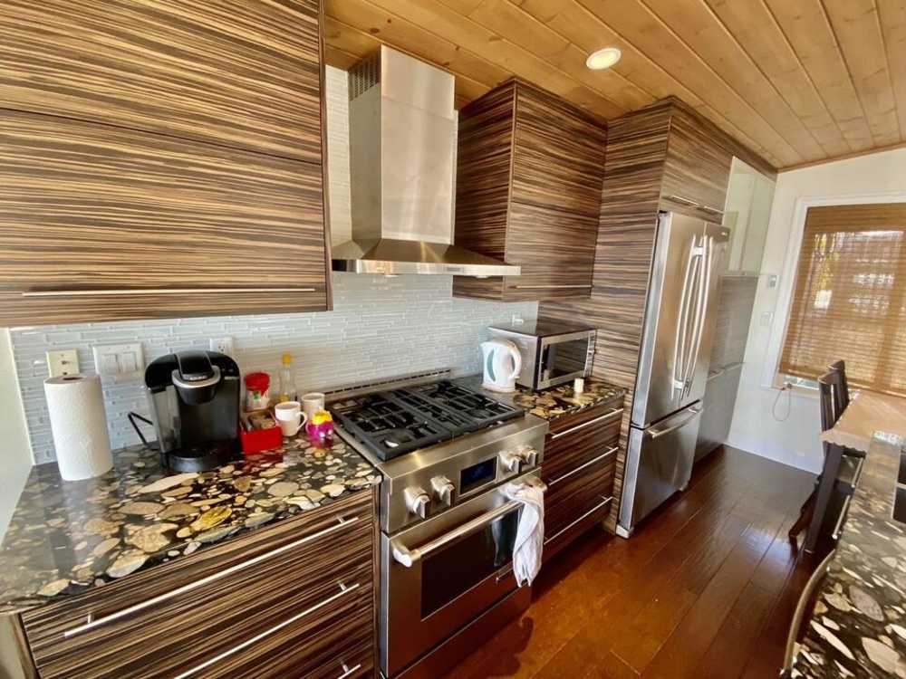 Commercial/Retail - 15491 Marine Drive